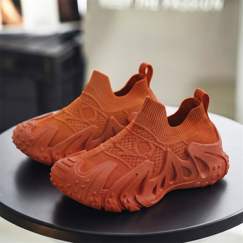 Running Gear On - メンズオレンジスリッポンニットソックススニーカー、中空ギアチャンキーソール、軽量滑り止めサマーアウトドアランニングカジュアルアスレチックシューズ