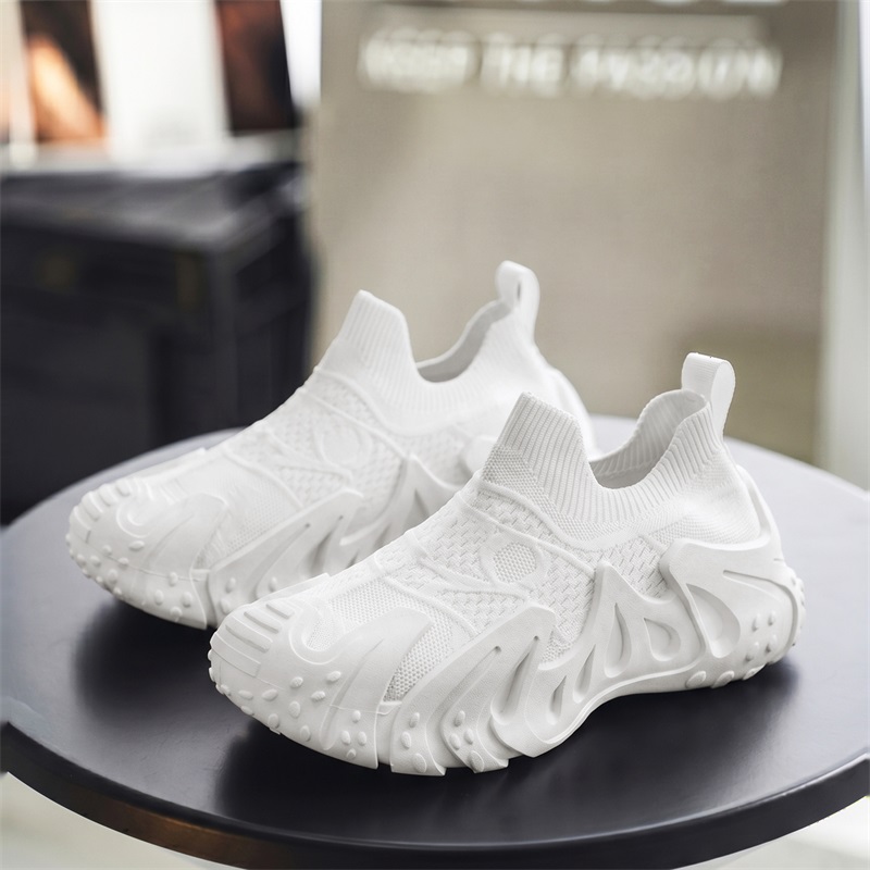 メンズオレンジスリッポンニットソックススニーカー、中空ギアチ - Running Gear On のレビューと価格