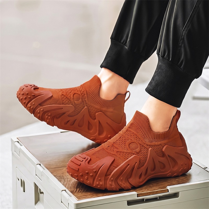 メンズオレンジスリッポンニットソックススニーカー、中空ギアチ - Running Gear On のレビューと価格